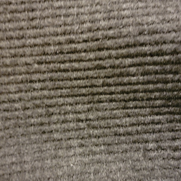 Active USA Sweater - Picture 3 of 4